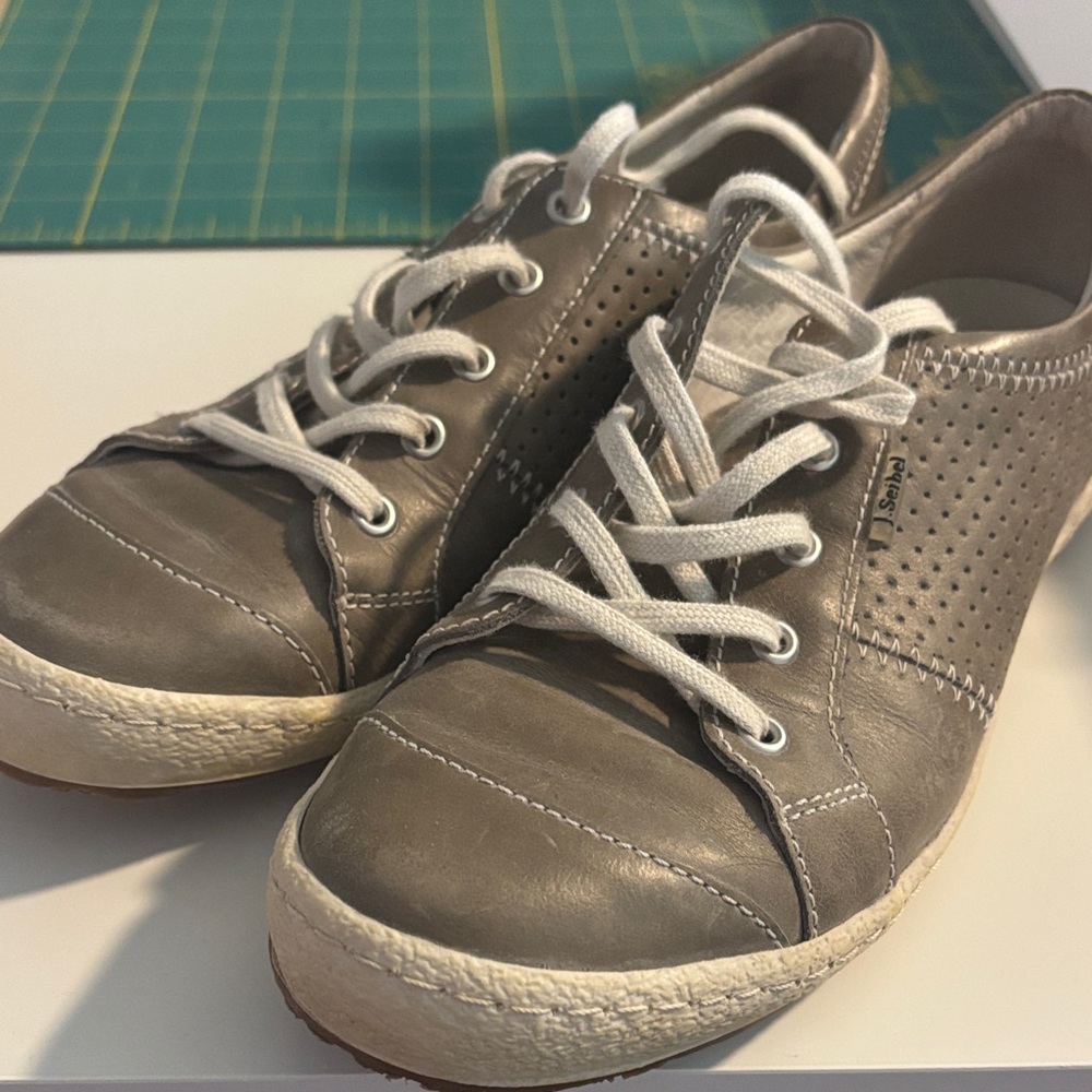 Josef Seibel Olive Green Leather Sneakers with White Laces